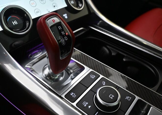 2022 Land Rover Range Rover Sport SVR Carbon Edition