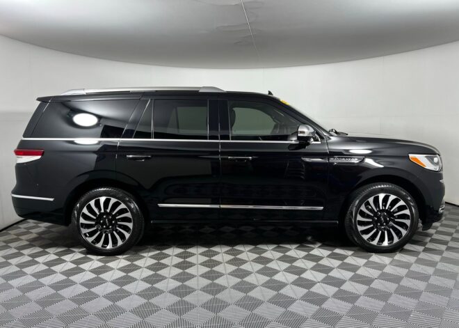 2023 Lincoln Navigator Black Label