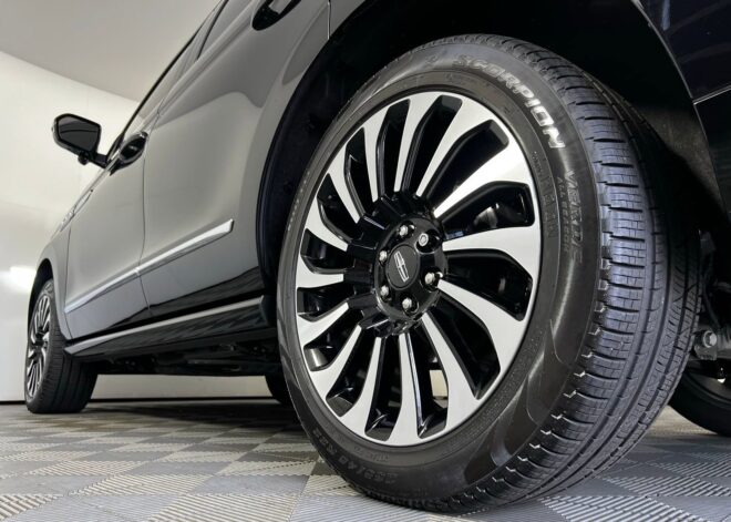 2023 Lincoln Navigator Black Label